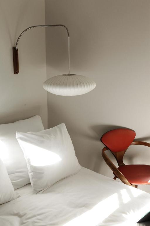 Between Us Bed And Breakfast Βαρσοβία Δωμάτιο φωτογραφία